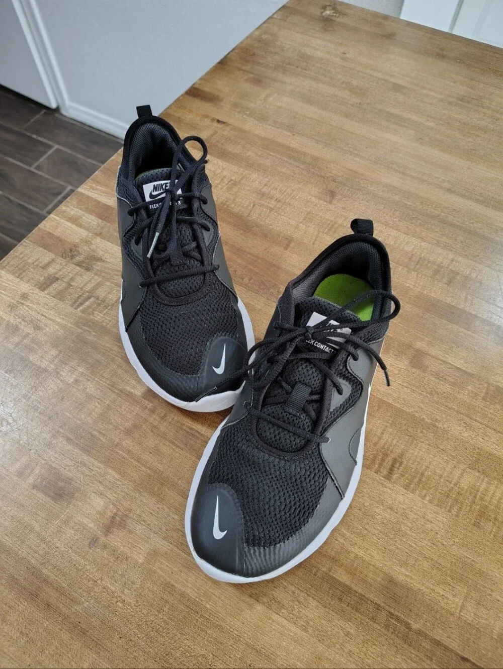 Nike Flex Contact 3 Black/White Size 7Y UNISEX
